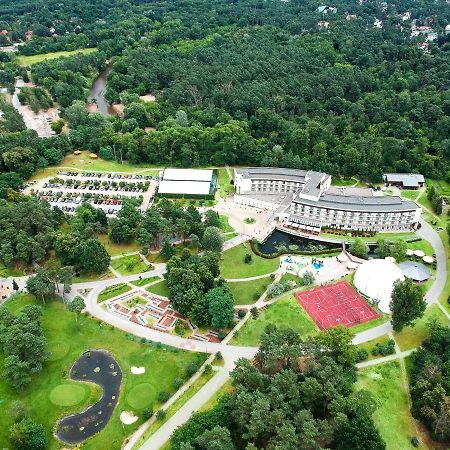 Holiday Inn Resort Warsaw Jozefow By Ihg Exteriér fotografie