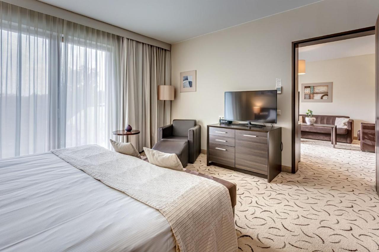 Holiday Inn Resort Warsaw Jozefow By Ihg Exteriér fotografie