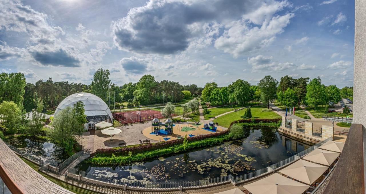 Holiday Inn Resort Warsaw Jozefow By Ihg Exteriér fotografie