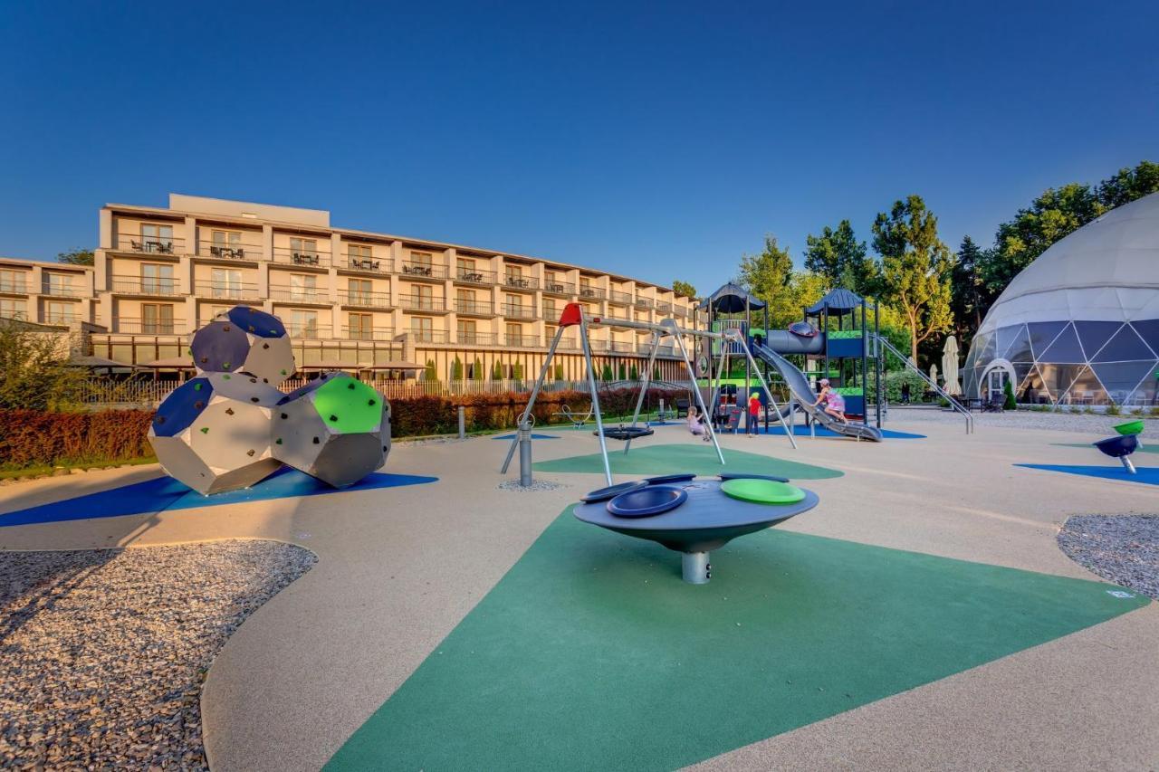 Holiday Inn Resort Warsaw Jozefow By Ihg Exteriér fotografie